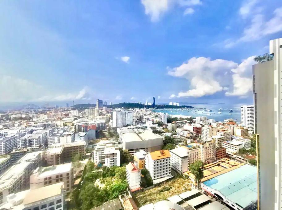 The Base Central Pattaya Quiet King-Bed With Infinity Pool & Free Netflix! Екстер'єр фото