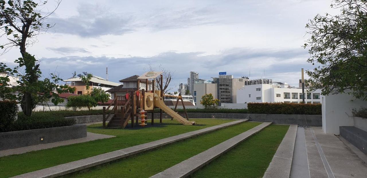 The Base Central Pattaya Quiet King-Bed With Infinity Pool & Free Netflix! Екстер'єр фото