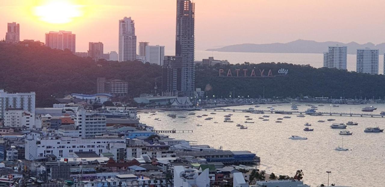 The Base Central Pattaya Quiet King-Bed With Infinity Pool & Free Netflix! Екстер'єр фото