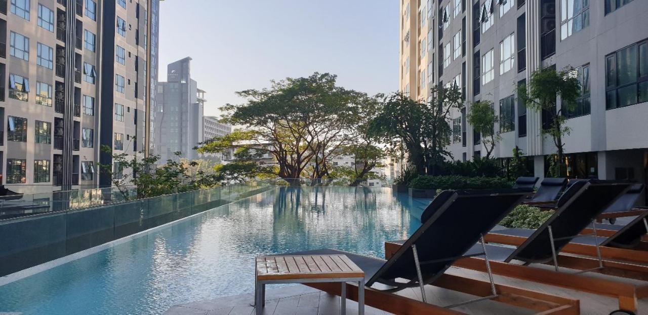 The Base Central Pattaya Quiet King-Bed With Infinity Pool & Free Netflix! Екстер'єр фото